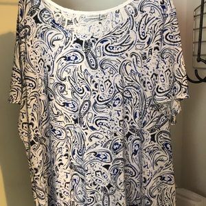 Shirt with stripped bottom